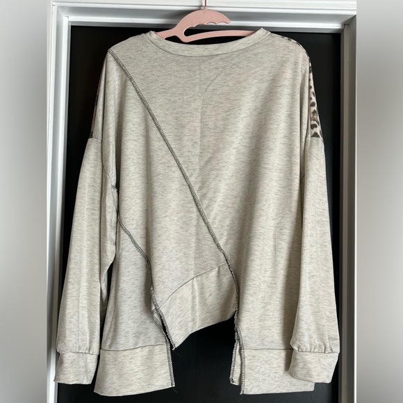 Leopard Colorblock Oversized  Medium Long sleeve Top - Picture 5 of 13